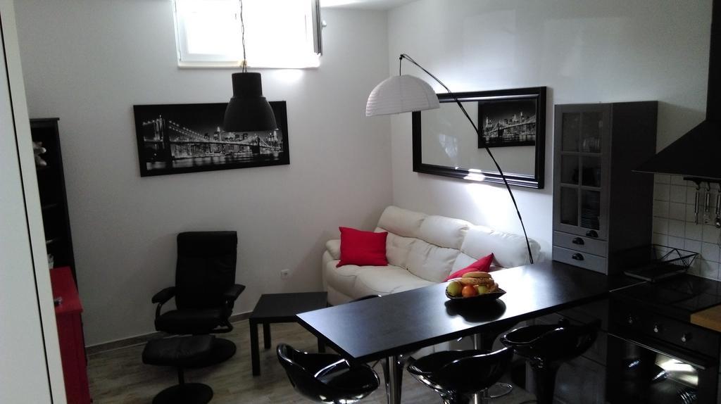 Apartment Plutus ビオグラード・ナ・モル エクステリア 写真